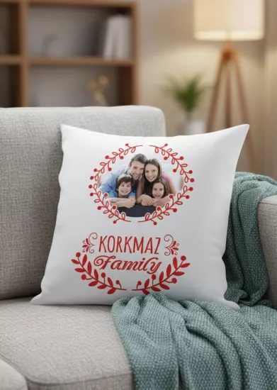 Aile Fotoğraflı Kişiye Özel Kare Yastık